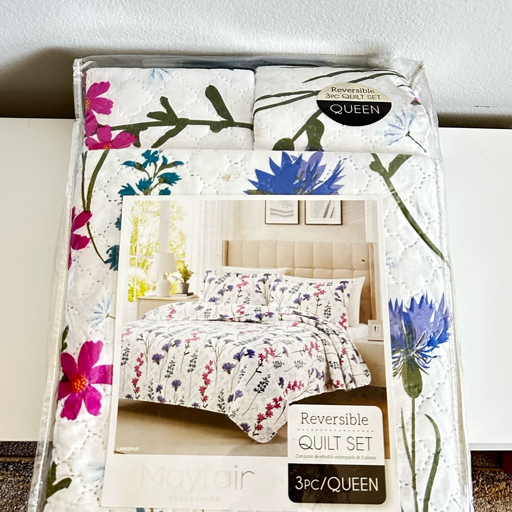 Reversible Floral Quilt Set - Queen